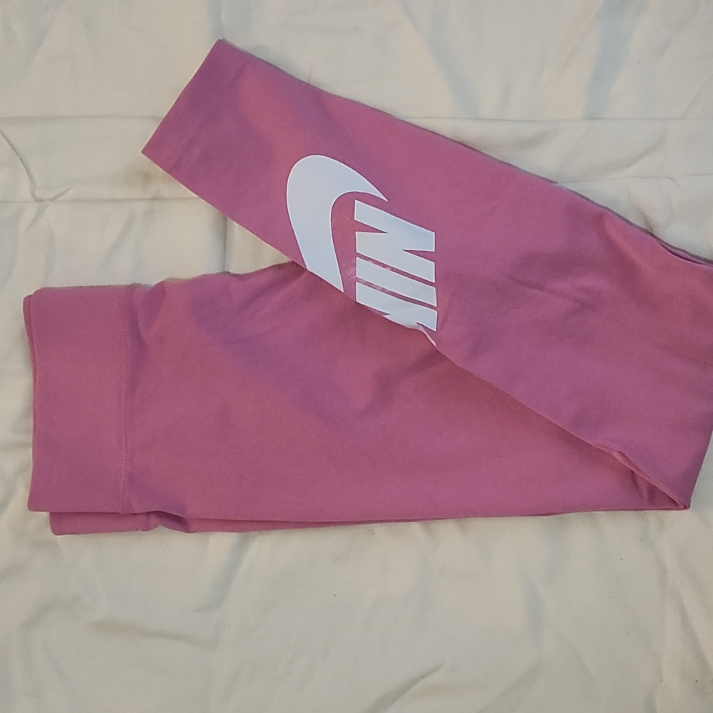 Nike - Picture 4 of 5